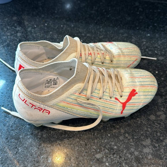 Kid’s cleats - Picture 3 of 6